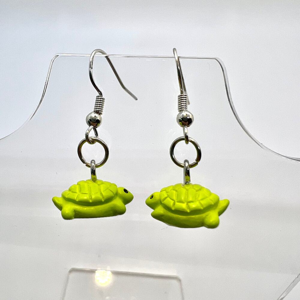 Mini Turtle Earrings - Zoo Earrings - Animal Earrings - Mini Earrings
